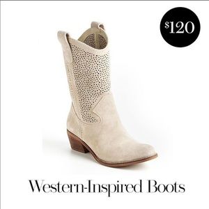 Brand new with box western style boots 👢